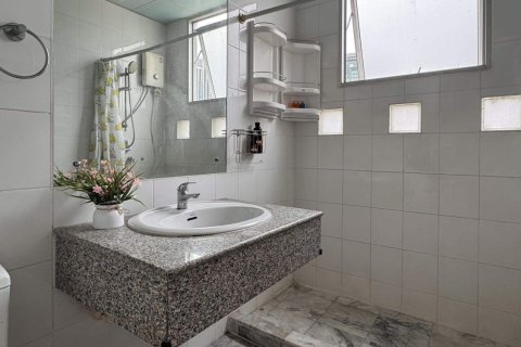 Condominio de 2 dormitorios en Ratchathewi, Bangkok, Tailandia № 172223 - foto 4