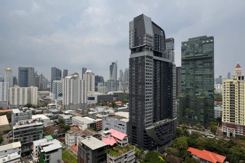 Condominio de 2 dormitorios en Ratchathewi, Bangkok, Tailandia № 172223 - foto 11