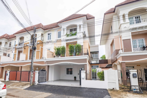 Townhouse in Phuket, Thailand 3 bedrooms № 172222