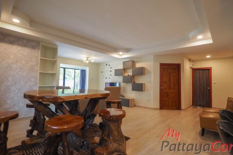 Casa de 3 dormitorios en Bang Lamung, Tailandia № 202289 - foto 15