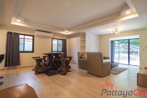 Casa de 3 dormitorios en Bang Lamung, Tailandia № 202289 - foto 14