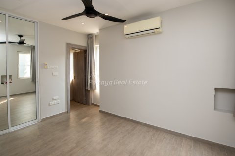 Casa de 3 dormitorios en Bang Lamung, Tailandia № 202286 - foto 22