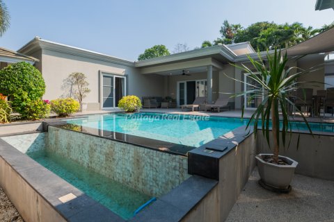 Casa de 3 dormitorios en Bang Lamung, Tailandia № 202286 - foto 2