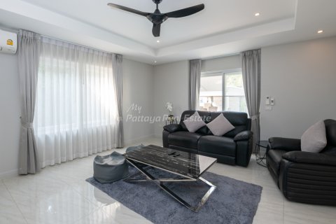 Casa de 3 dormitorios en Bang Lamung, Tailandia № 202286 - foto 24