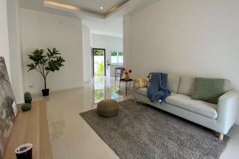 Casa de 3 dormitorios en Bang Lamung, Tailandia № 202287 - foto 3