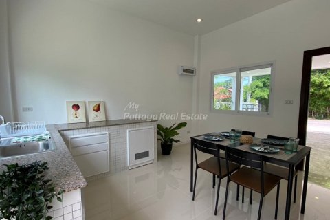 Casa de 3 dormitorios en Bang Lamung, Tailandia № 202287 - foto 6