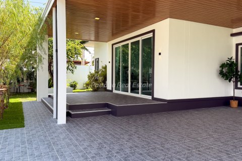 Casa de 3 dormitorios en Bang Lamung, Tailandia № 202285 - foto 6