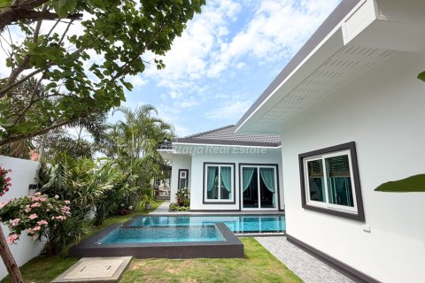 Casa de 3 dormitorios en Bang Lamung, Tailandia № 202285 - foto 3