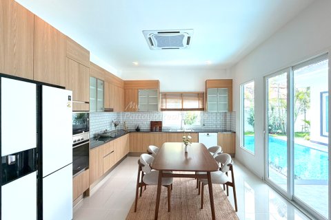 Casa de 3 dormitorios en Bang Lamung, Tailandia № 202285 - foto 10