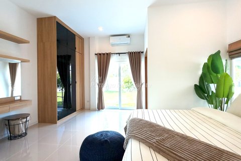 Casa de 3 dormitorios en Bang Lamung, Tailandia № 202285 - foto 14