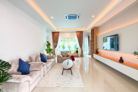 Casa de 3 dormitorios en Bang Lamung, Tailandia № 202285 - foto 8
