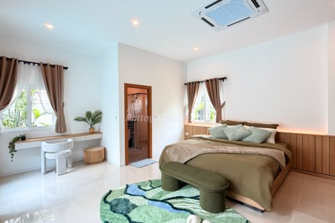 Casa de 3 dormitorios en Bang Lamung, Tailandia № 202285 - foto 12