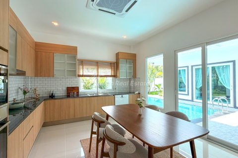 Casa de 3 dormitorios en Bang Lamung, Tailandia № 202285 - foto 9