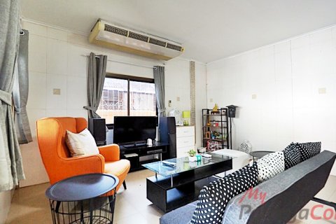Casa de 3 dormitorios en Pattaya, Tailandia № 202290 - foto 4