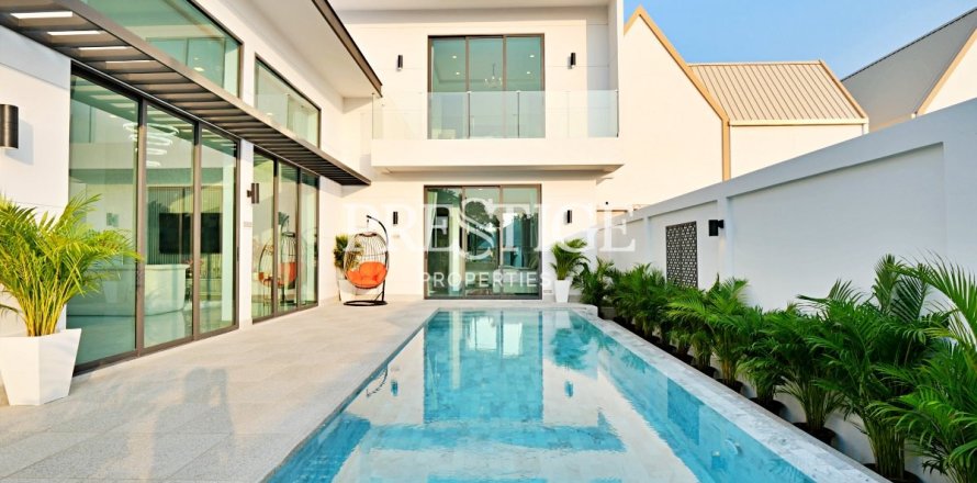 Maison à Pattaya, Thaïlande 34 chambres № 198218