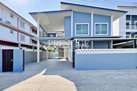 Haus in Pattaya, Thailand 6 Schlafzimmer № 197779