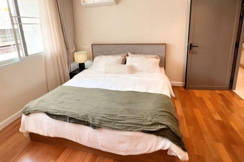 Condominio de 4 dormitorios en Bangkok, Tailandia № 233608 - foto 11