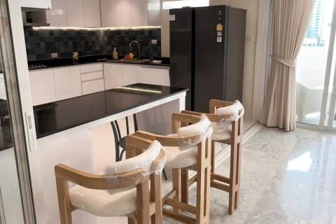 Condominio de 4 dormitorios en Bangkok, Tailandia № 233608 - foto 9