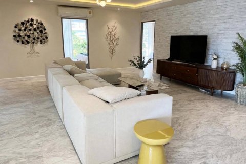Condominio de 4 dormitorios en Bangkok, Tailandia № 233608 - foto 3