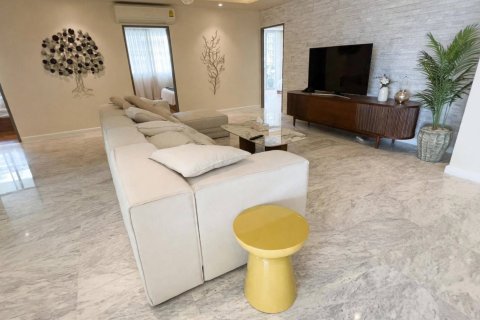 Condominio de 4 dormitorios en Bangkok, Tailandia № 233608 - foto 10