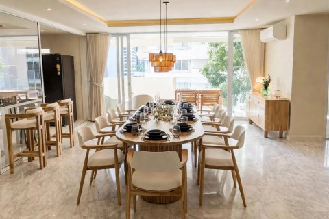 Condominio de 4 dormitorios en Bangkok, Tailandia № 233608 - foto 2