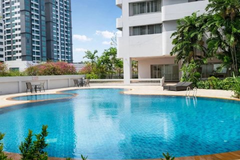 Condominio de 4 dormitorios en Bangkok, Tailandia № 233608 - foto 14
