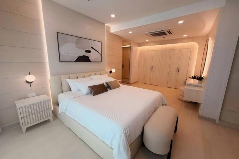 Condominio de 3 dormitorios en Bangkok, Tailandia № 233610 - foto 15