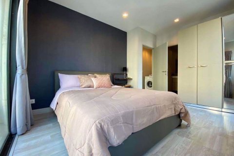 Condominio de 2 dormitorios en Huai Khwang, Bangkok, Tailandia № 48076 - foto 4
