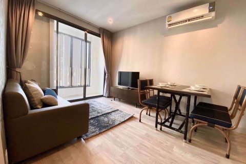 Condominio de 2 dormitorios en Huai Khwang, Bangkok, Tailandia № 48076
