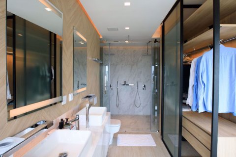 Condominio de 2 dormitorios en Watthana, Bangkok, Tailandia № 48079 - foto 18