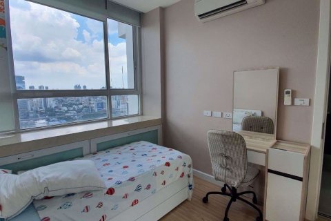 Condominio de 2 dormitorios en Huai Khwang, Bangkok, Tailandia № 48080 - foto 10