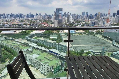 Condominio de 2 dormitorios en Huai Khwang, Bangkok, Tailandia № 48080 - foto 14