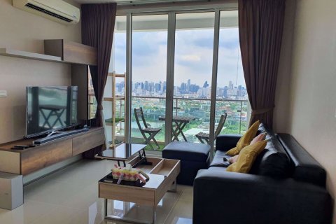 Condominio de 2 dormitorios en Huai Khwang, Bangkok, Tailandia № 48080