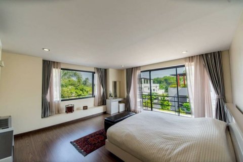 Chalet de 5 dormitorios en Chiang Mai, Tailandia № 160012 - foto 10