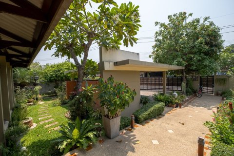 Chalet de 3 dormitorios en Chiang Mai, Tailandia № 160010 - foto 7