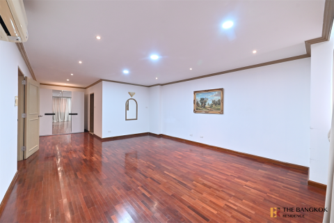 Condo in Bangkok, Thailand, 3 bedrooms № 185954