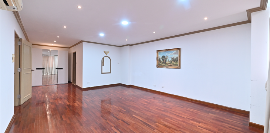 Condominio de 3 dormitorios en Bangkok, Tailandia № 185954