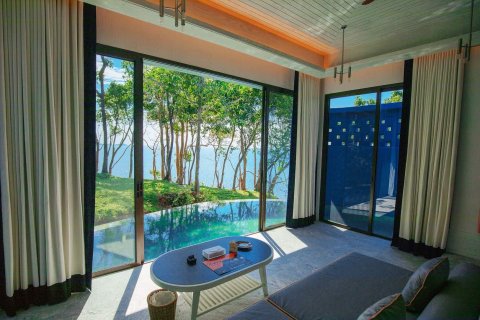 Chalet de 4 dormitorios en Phuket, Tailandia № 166787 - foto 18