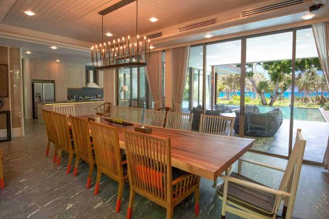 Chalet de 5 dormitorios en Phuket, Tailandia № 166788 - foto 15