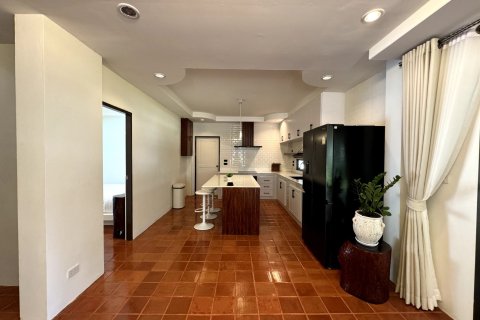 Chalet de 4 dormitorios en Pattaya, Tailandia № 199608 - foto 12