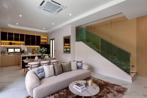 Villa in Pattaya, Thailand 4 Schlafzimmer № 134458 - Foto 2