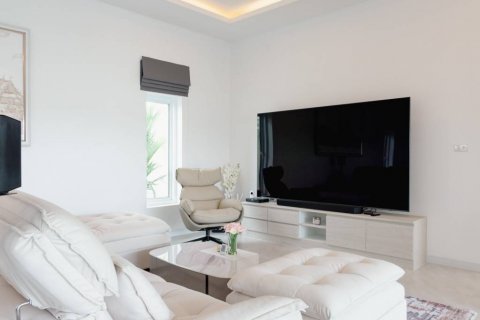 Chalet de 4 dormitorios en Hua Hin, Tailandia № 134459 - foto 6