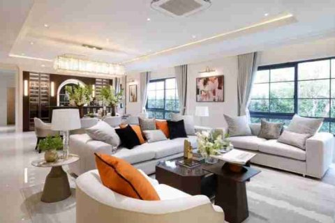 Casa de 4 dormitorios en Thonburi, Bangkok, Tailandia № 184041 - foto 7