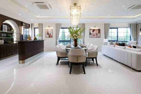 Casa de 4 dormitorios en Thonburi, Bangkok, Tailandia № 184041 - foto 9