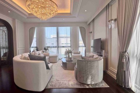 Casa de 3 dormitorios en Thonburi, Bangkok, Tailandia № 184044 - foto 12