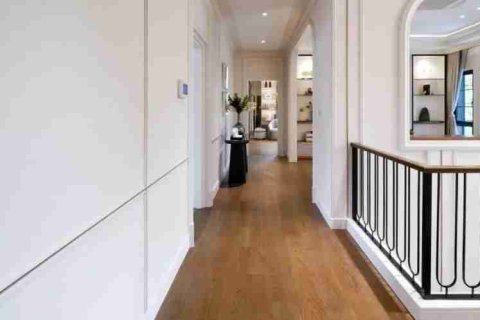 Casa de 5 dormitorios en Thonburi, Bangkok, Tailandia № 184042 - foto 14