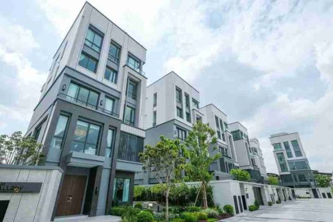House in Thonburi, Bangkok, Thailand 4 bedrooms № 184045