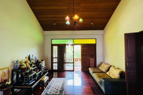 Chalet de 3 dormitorios en Bangkok, Tailandia № 133809 - foto 2
