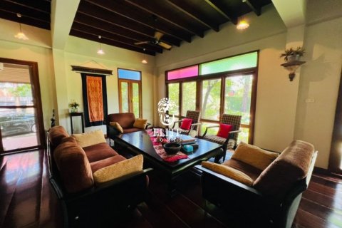 Chalet de 3 dormitorios en Bangkok, Tailandia № 133809 - foto 4