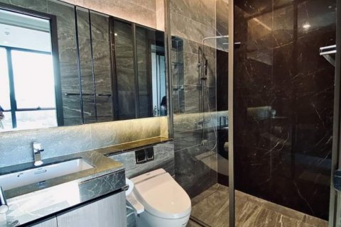 Condominio de 1 dormitorio en Khlong Toei, Bangkok, Tailandia № 133810 - foto 13